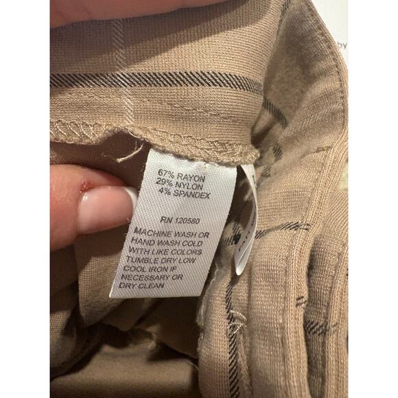 Amanda + Chelsea Brown Ponte Straight Leg Pants Size 8 Fits Small - Picture 6 of 6